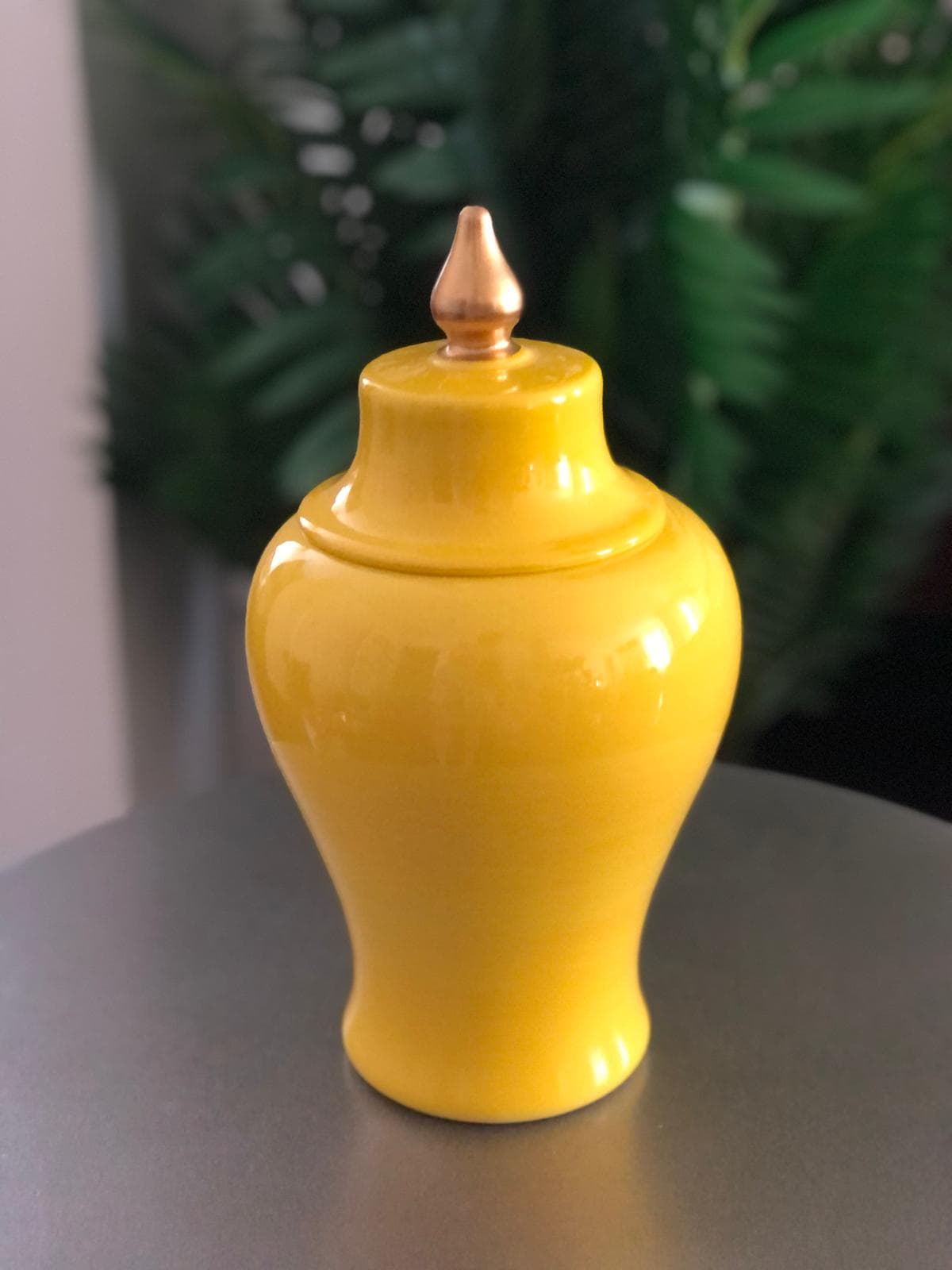 Sarı Fes Küpün yuvarlak el boyama seramik gövdesi
